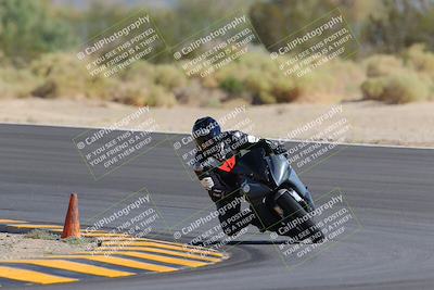 media/Oct-08-2022-SoCal Trackdays (Sat) [[1fc3beec89]]/Turn 10 (945am)/